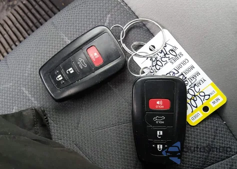 2020 Toyota Rav4 Xle from USA, damaged, VIN JTMP1RFV0LJ035025